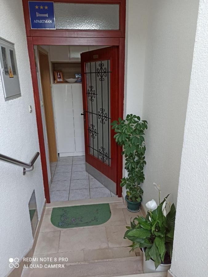 Apartment Robertino 1966 Makarska